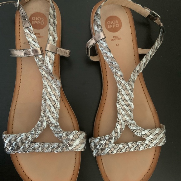 Matte Silver Woven Sandals Made in Italy Size 41 - Picture 3 of 4